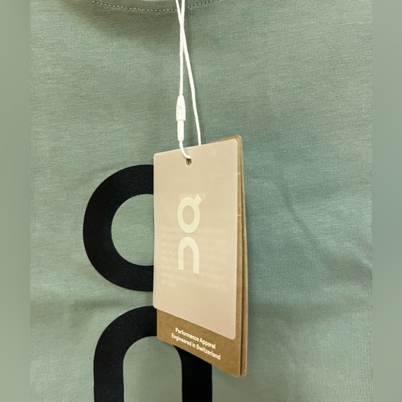 NEW MENS ON GRAPHIC-T size: M - Picture 2 of 5